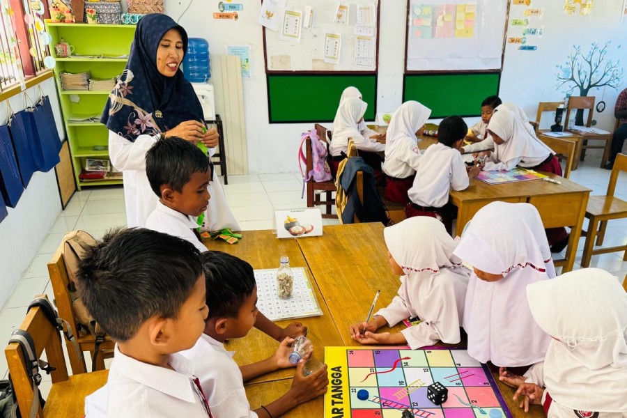 Semangat Guru Maluku Tengah Membangun Literasi Anak Negeri
