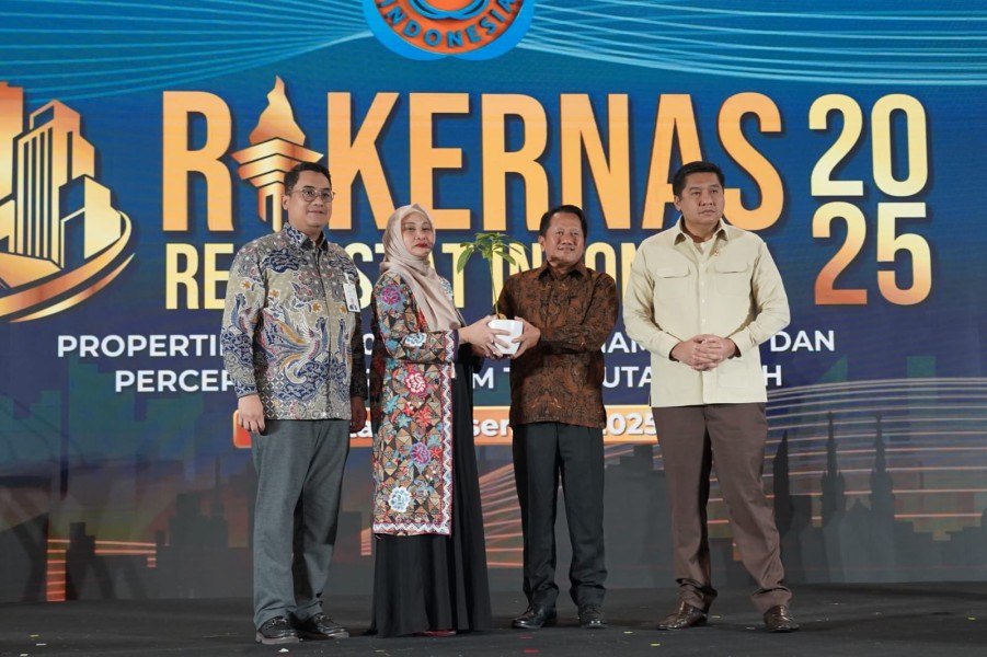 BSI Tanam 15.000 Pohon Dukung Keuangan Berkelanjutan melalui Program One Home One Tree