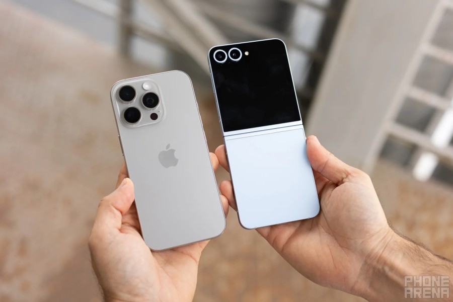 Perbandingan Z Flip7 dan iPhone 15
