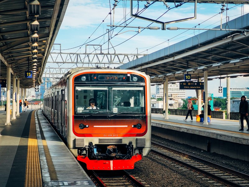 INKA Jelaskan Dinamika Sistem Pintu KRL pada Fase Pendampingan Operasional Awal