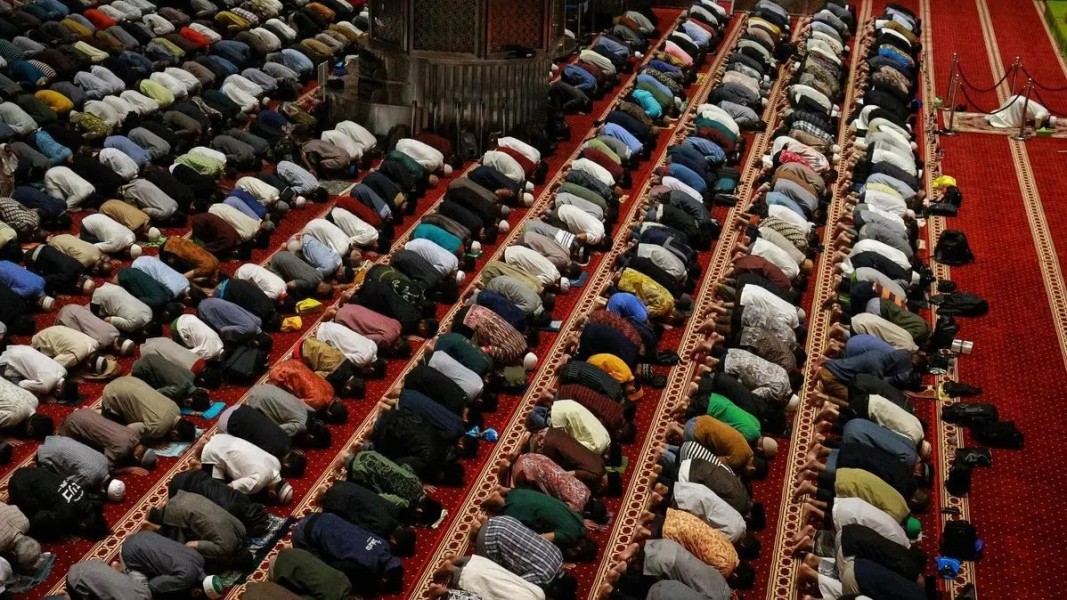 Panduan Lengkap Niat Salat Tarawih dan Witir Ramadan 2026 untuk Semua Jamaah