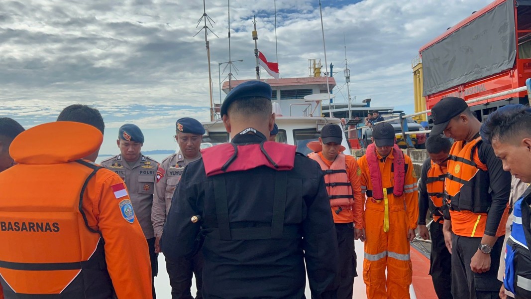 Diduga Over Kapasitas, Perahu Penyeberangan di Cenrana Bone Nyaris Tenggelam