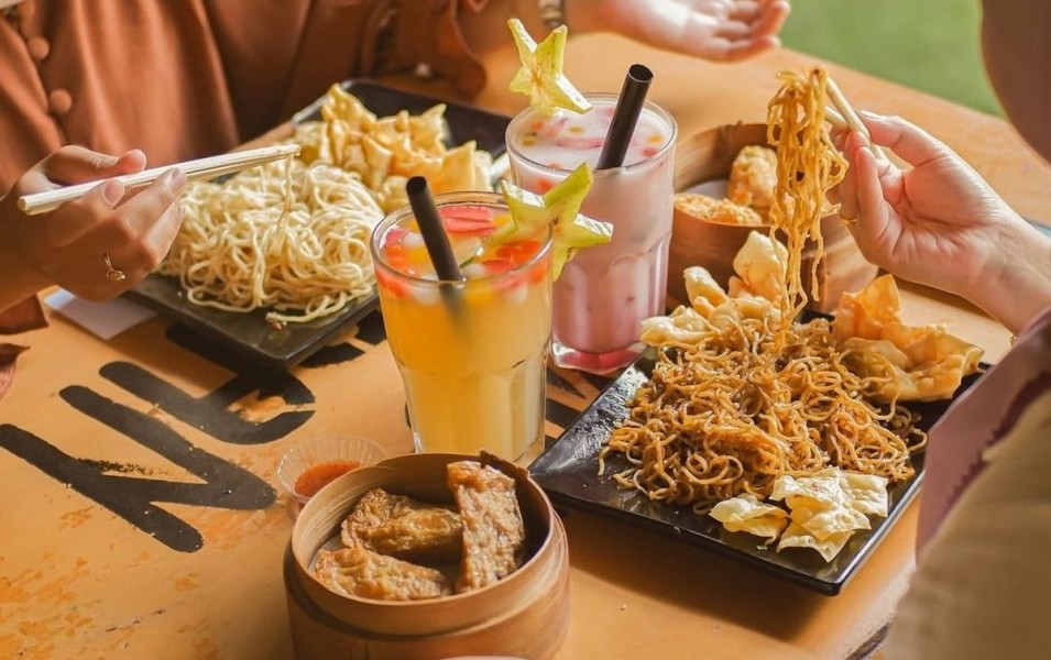 Mie Gacoan: Fenomena Kuliner Pedas Murah Meriah Anak Muda