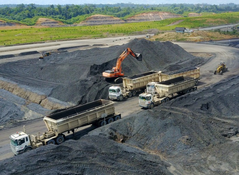 Investasi di Kalteng Melonjak, Sektor Pertambangan dan Perkebunan Jadi Motor Penggerak Ekonomi Daerah Investasi di Kalteng Melonjak, Sektor Pertambangan dan Perkebunan Jadi Motor Penggerak Ekonomi Daerah
